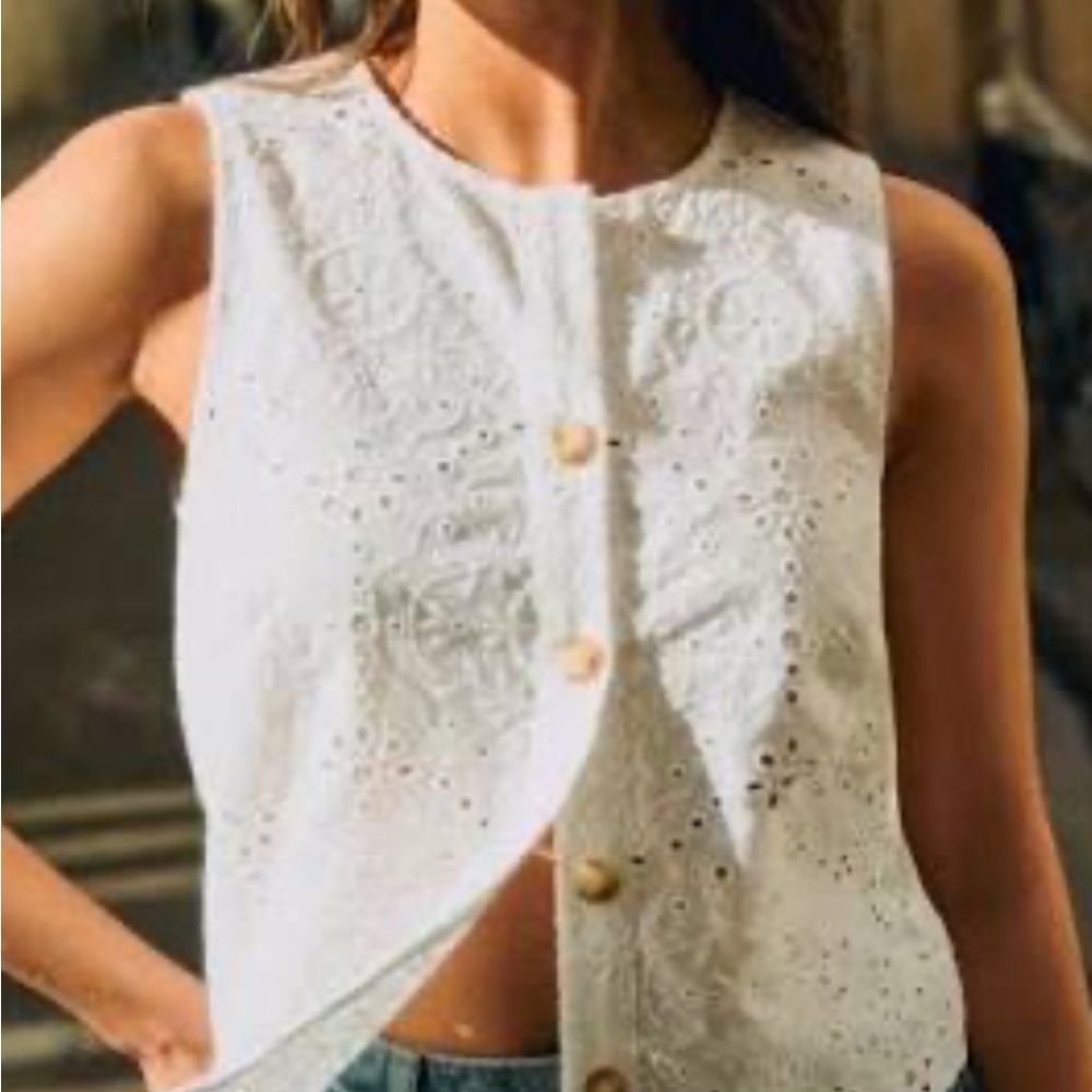 Sezane White Sleeveless Eyelet Button-Front Top